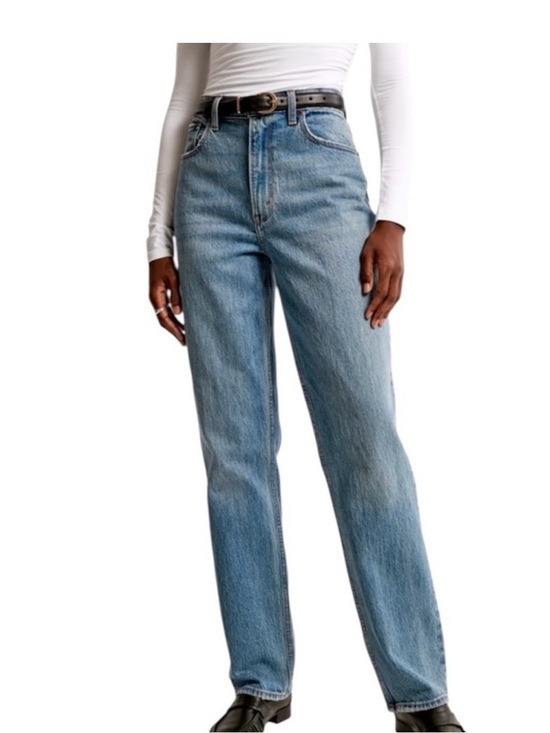 Abercrombie & Fitch Denim - Abercrombie & Fitch Light Blue The ‘90s Straight Ultra High Rise 163